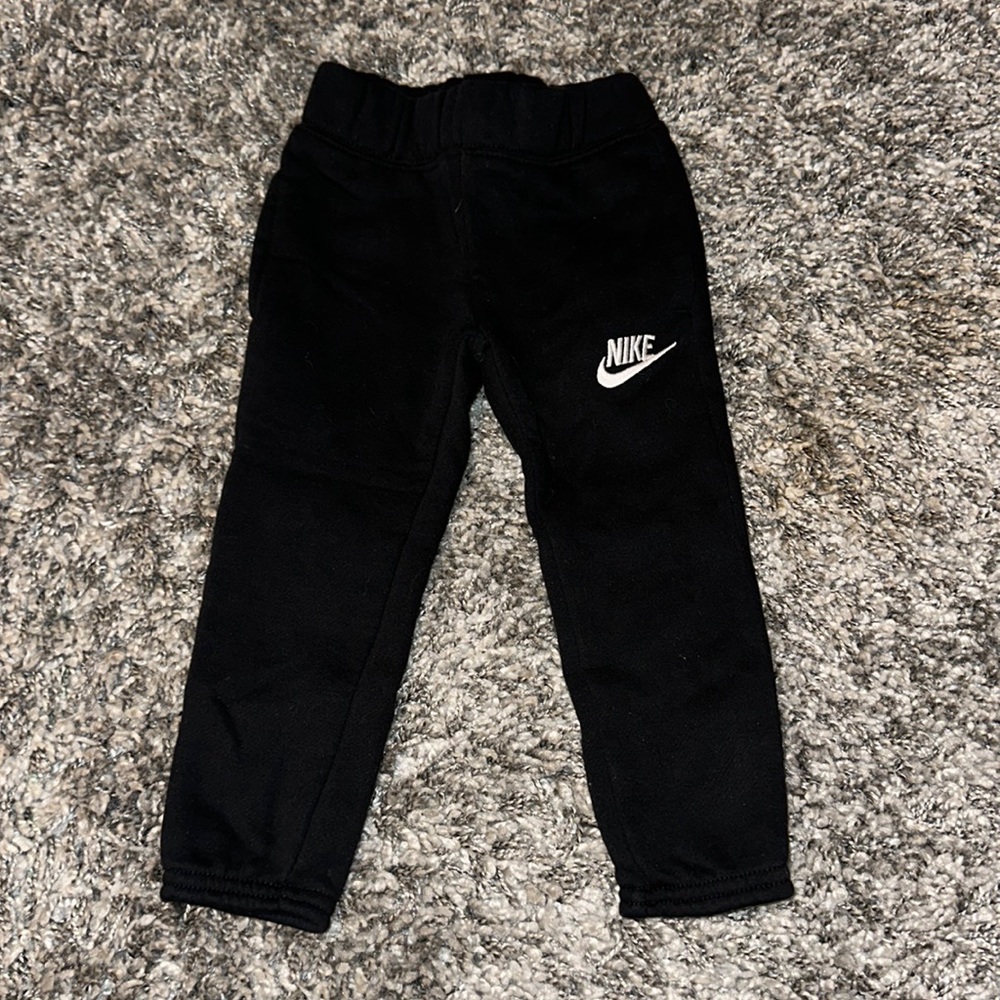 NWOT NIKE SWEATPANTS
